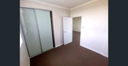 Modern 2 bedroom apartment for only $710 pw including $60 utility bills! - Photo 2