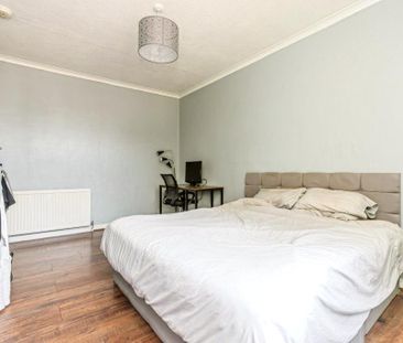 Broomfield Crescent, Carrick Knowe, Edinburgh, EH12 - Photo 5