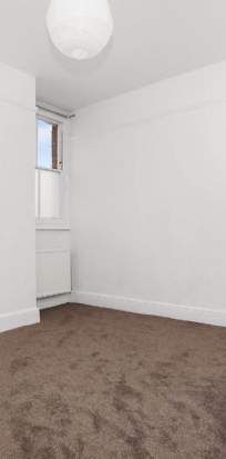 5 bedroom property to rent in London - Photo 1