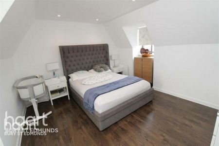 6 bedroom detached house to rent - Photo 5