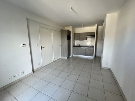 Appartement à louer 2 pièces - 36 m² - Photo 2