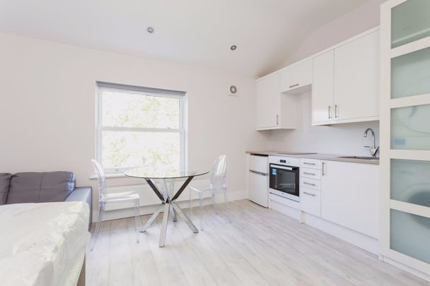 Studio Flat, Adolphus Road, N4 - Photo 1