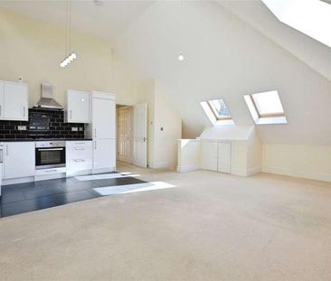 Upper Halliford Road, Shepperton, Surrey, TW17 - Photo 2