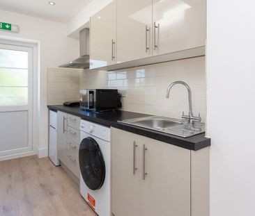 Studio Flat, Kings Road, HA2 - Photo 4