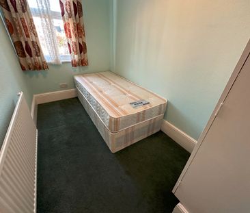 Room in a Shared House, Riffel Road, NW2 - Photo 4