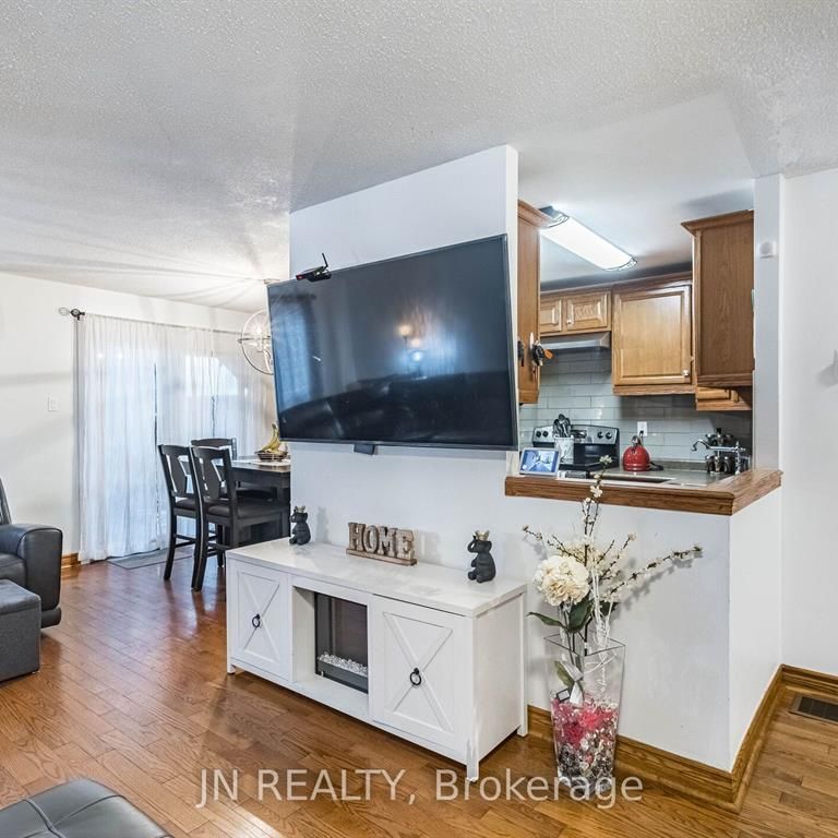 For Lease - 23 Hazelglen Court, Brampton, Ontario - Photo 1