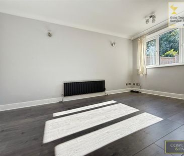 CYGNET COURT, WICKFORD - Photo 1