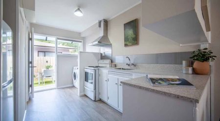 Stylish and low maintenance - Photo 3