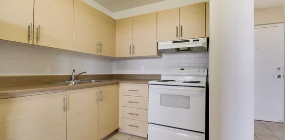 Carillon Apartments - Photo 2