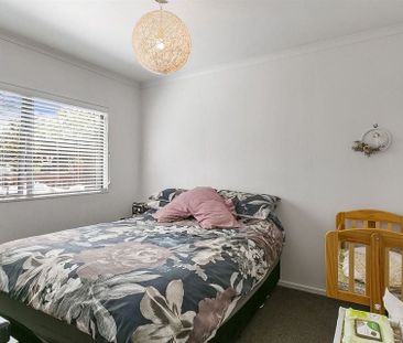 2 bedroom Flat at Bucklands Beach - Photo 3