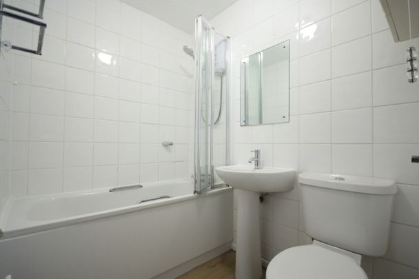 Midhope Road, Woking - Photo 1