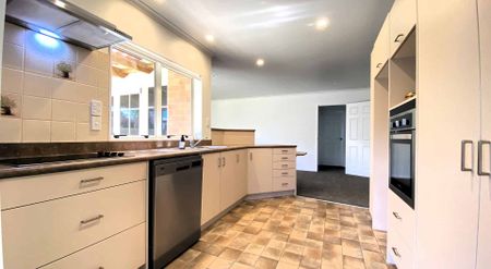 11 Everest Lane - Photo 2