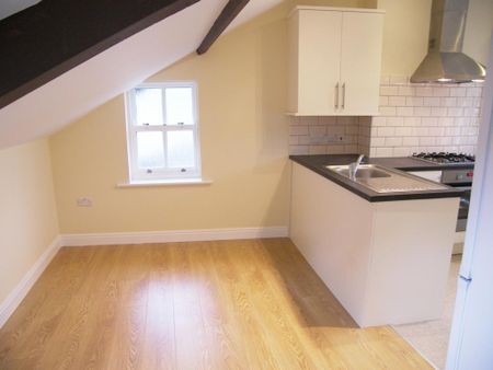 2 bedroom apartment to rent - Photo 3