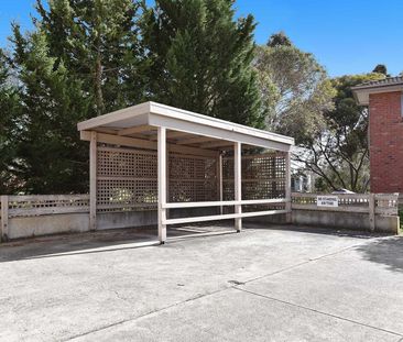 CHARMING ONE- BEDROOM RETEAT IN BRUNSWICK WEST - Photo 6