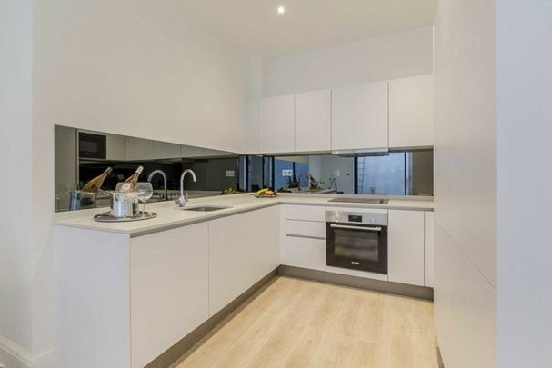 Gunnersbury Avenue, Ealing, W5 - Photo 1