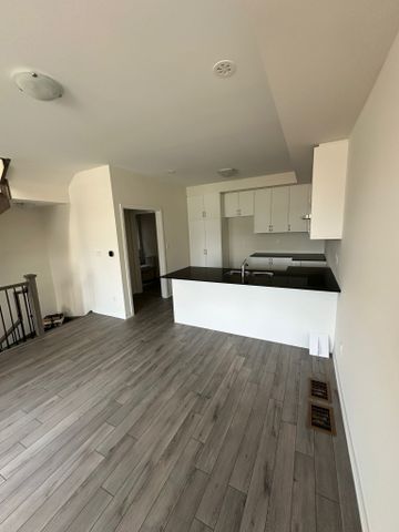 For Lease - 23 Bluebird Lane, Barrie, Ontario - Photo 5