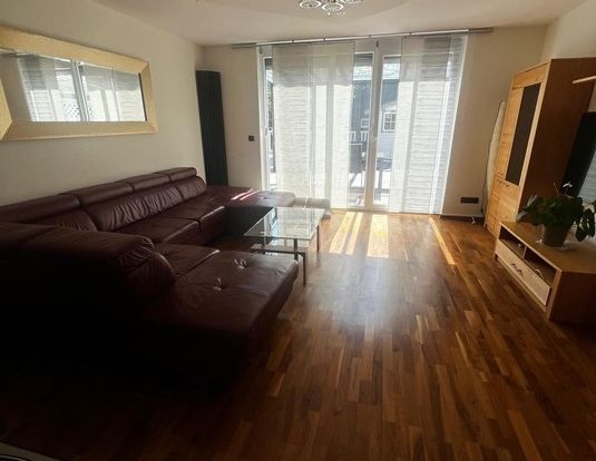 Exklusives Wohnen am Tillypark: Hochwertig möbliertes Haus - Foto 1