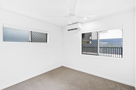 Premium Fully Refurbished 2-bedroom Apartment - Photo 2