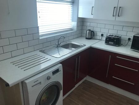 3 bedroom house share to rent - Photo 2