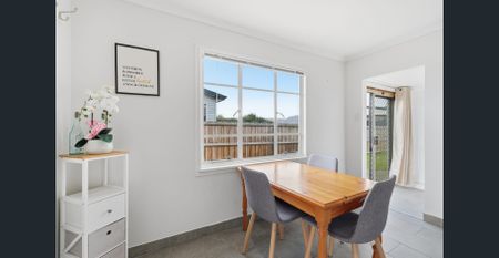 Warm and Welcoming Home - Photo 5