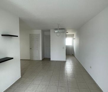 RECIÉN remodelada CASA en paseos del bosque - Photo 1