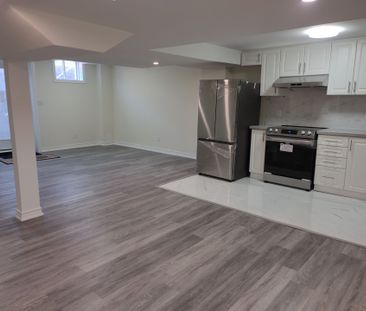 For Lease - 48 Muscovy Drive, Brampton, Ontario - Photo 4