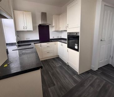 4 bedroom terraced house to rent - Photo 5