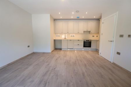Highfield House, Headless Cross, Redditch - Photo 2