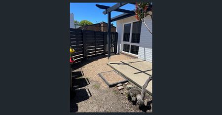 Charming Lakes Entrance Retreat Awaits! - Photo 2