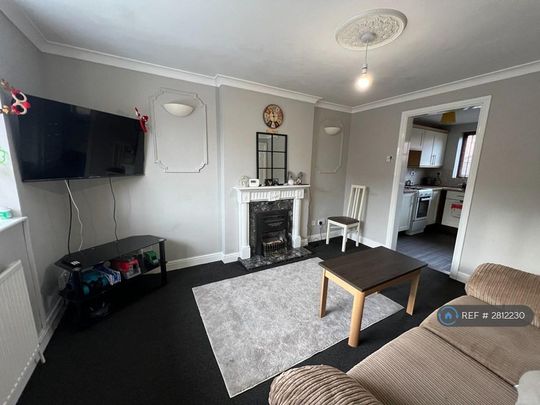2 bedroom terraced house to rent - Photo 1