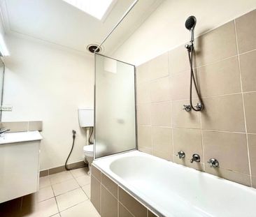 Single Level Easy Living - Photo 6