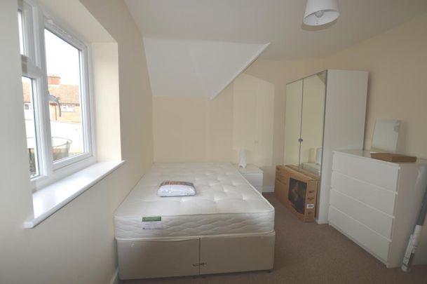 1 bedroom in a house share to rent - Photo 1