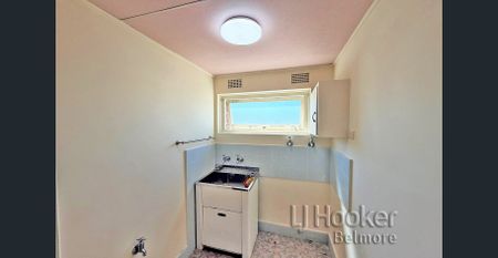 Ultra-Convenient Location - Photo 3