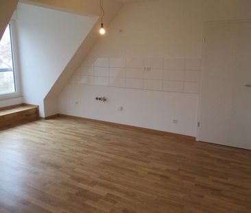 Toll ausgebaute 3-Zimmer-Dachgeschoss-Wohnung mit Balkon - Foto 4