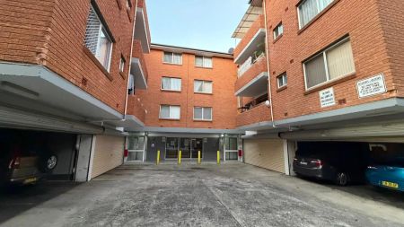 “2 BEDROOM UNIT_ WALKING DISTANCE TO LIVERPOOL STATION” - Photo 5