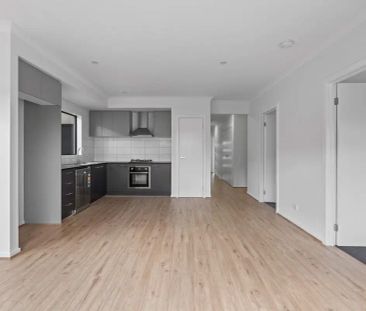 “Modern ensuite rooms available at 32 Greyhound Drive, Wyndham Vale” - Photo 4