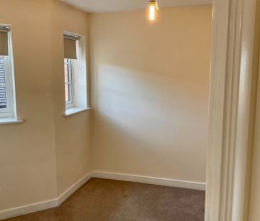 Wroughton Road - Photo 3