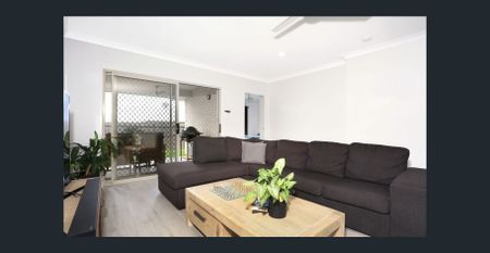 Modern 4 Bedroom House In Arundel - Photo 4