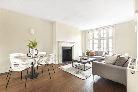 A two bedroom, fourth floor (with lift) apartment ideally located close to Marylebone High Street and Oxford Street. - Photo 2