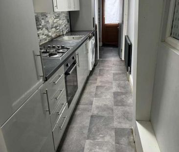 Balfour Road, Ilford, IG1 - Photo 2