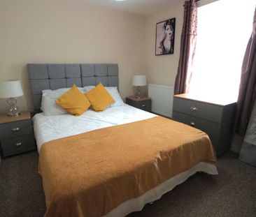 3 bedroom end of terrace house to rent - Photo 6