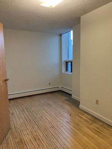 115 3RD AVE S - 1 BED/1 BATH - Available DECEMBER 1ST - Great downtown location! - Photo 5