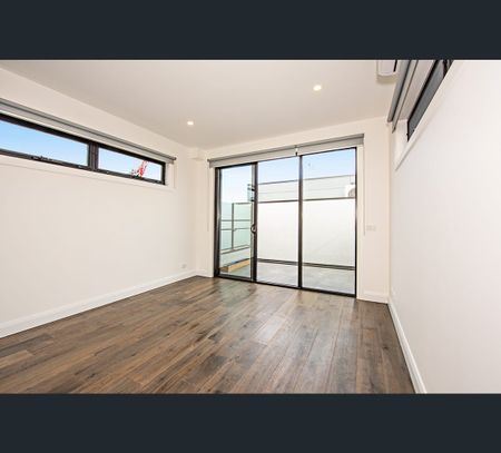 4/36 Burnley Street, Richmond, Vic 3121 - Photo 2