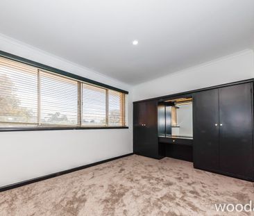 Light-Filled Two Bedroom Apartment – Recently Updated - Photo 3