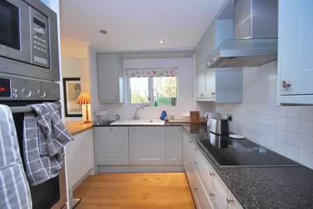 Grosvenor Bridge Road - Photo 4