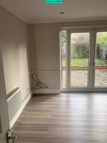 3 bedroom terraced house to rent - Photo 2