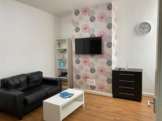 Room in a Shared House, Mere Avenue, M6 - Photo 1