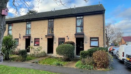 Knaphill, Woking - Photo 4