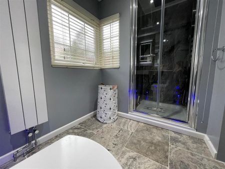 2 bedroom terraced house to rent - Photo 4