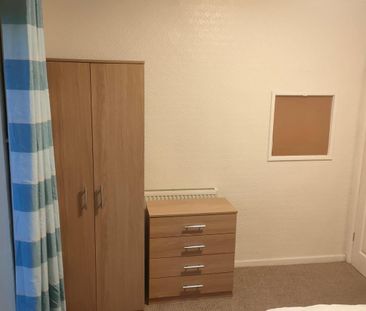 5 bedroom semi-detached house to rent - Photo 5